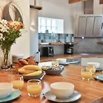 L'airial - Maison Idealement Situee Entre Commerces Et Casa vacanze