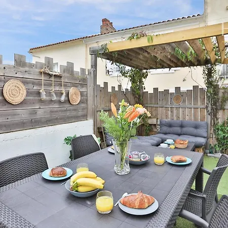 L'airial - Maison Idealement Situee Entre Commerces Et 度假居