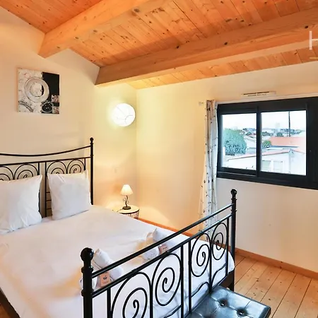 L'airial - Maison Idealement Situee Entre Commerces Et 펜션 *