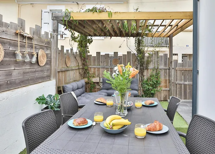 L'airial - Maison Idealement Situee Entre Commerces Et